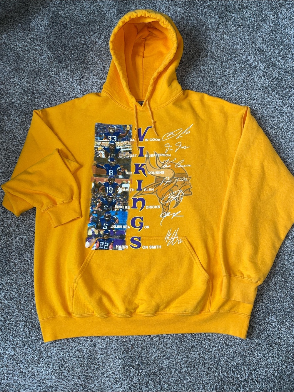 Vikings Graphic Hooded Sweatshirt.  Size XL.